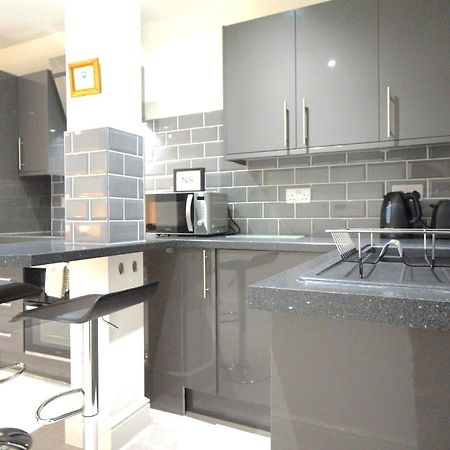 Premium Apartments Thatcham Broadway Екстериор снимка