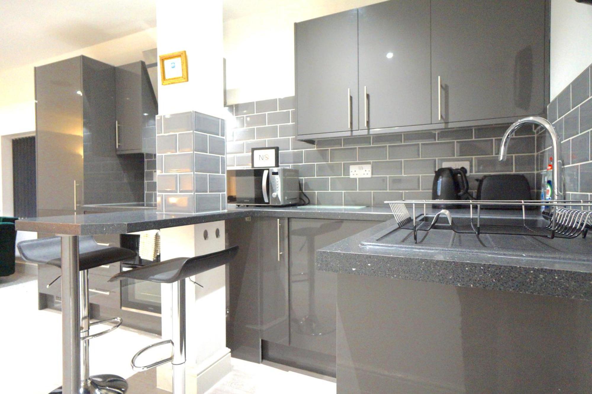 Premium Apartments Thatcham Broadway Екстериор снимка