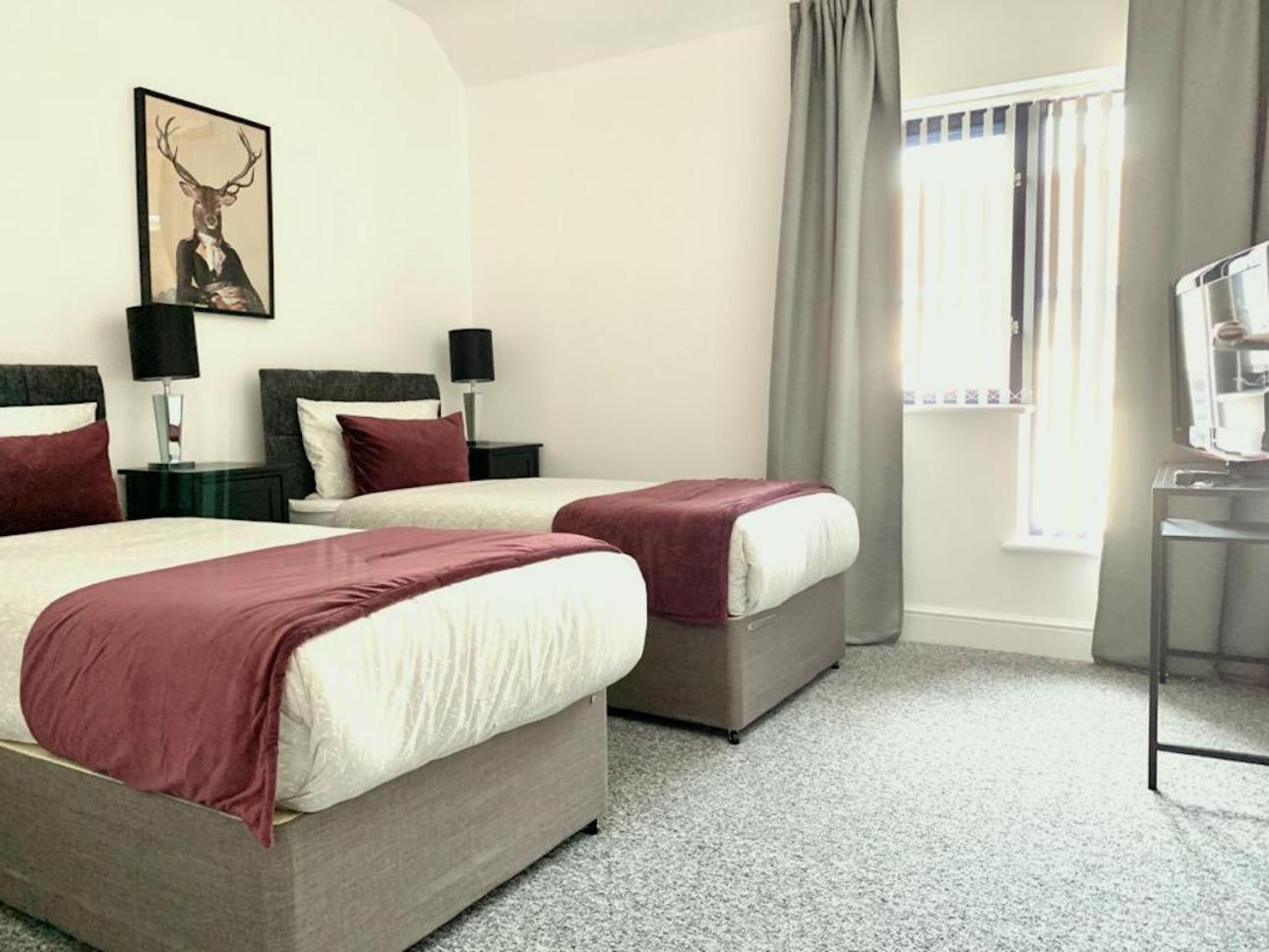 Premium Apartments Thatcham Broadway Екстериор снимка