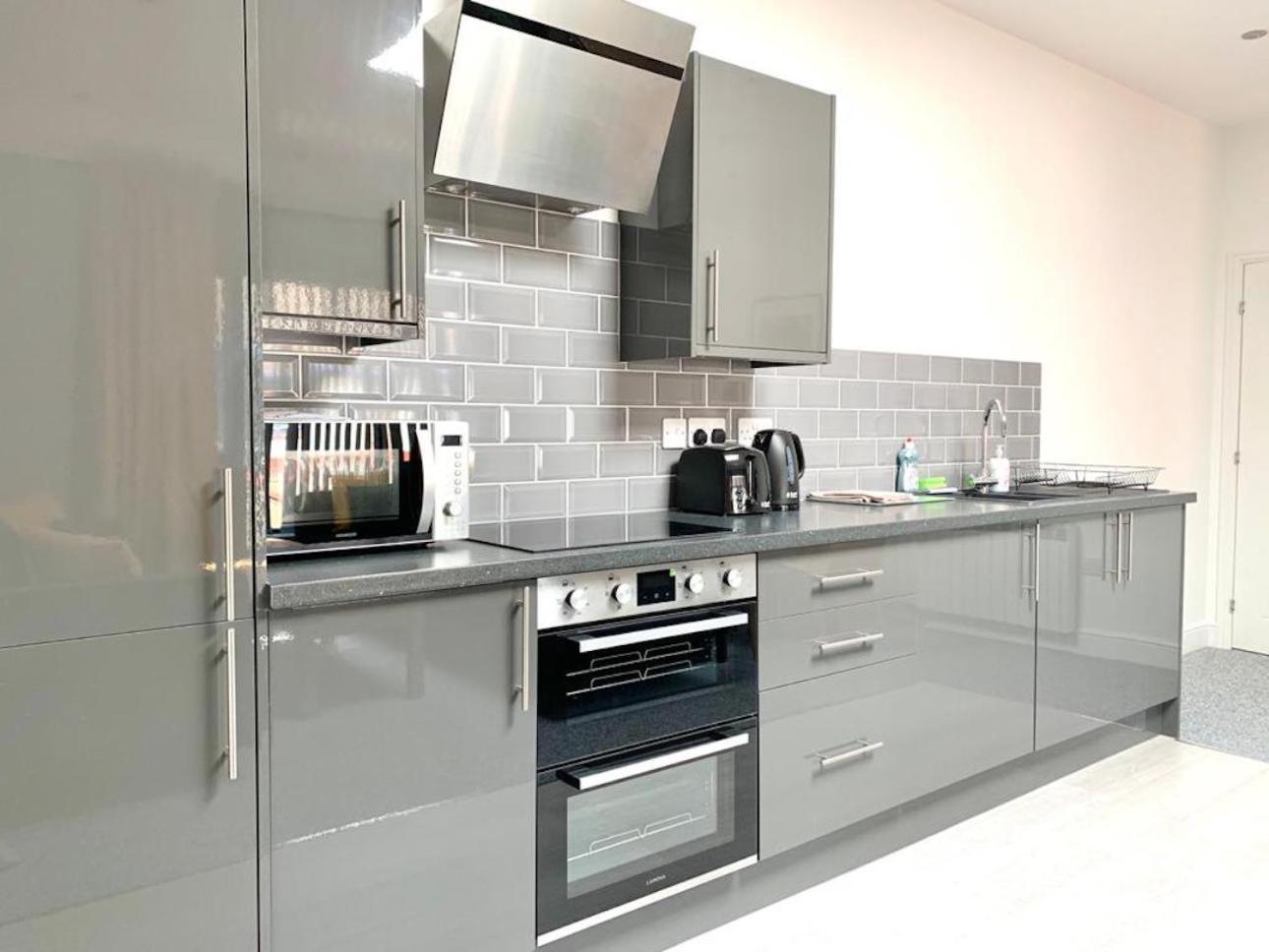 Premium Apartments Thatcham Broadway Екстериор снимка